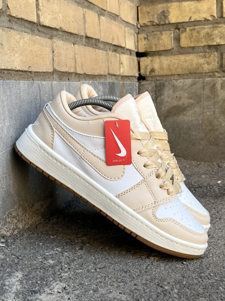 کتونی مردانه NIKE جردن وان زیره و رویه وارداتی درجه یک | سفید کرم